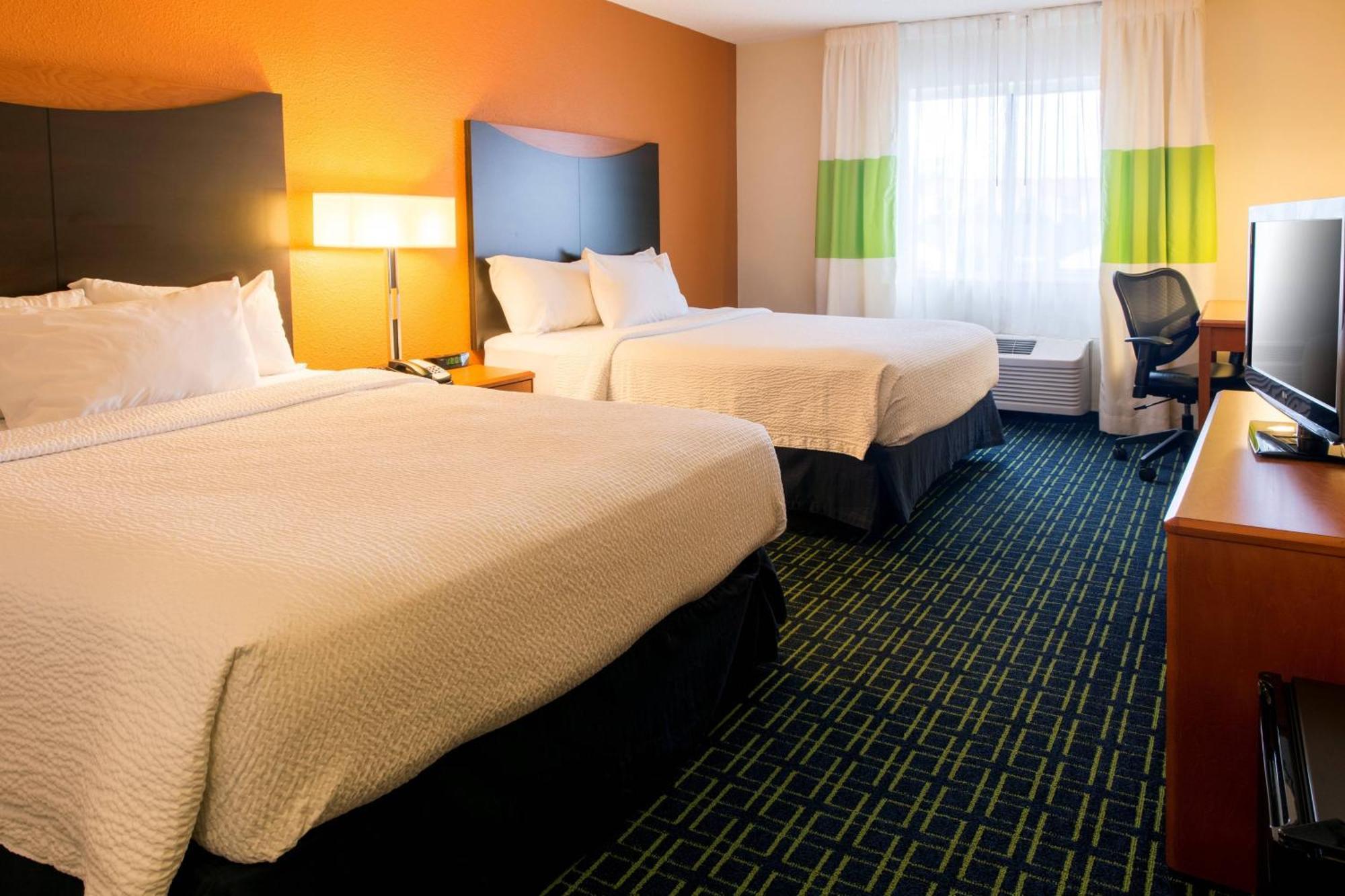 Hotel Fairfield & Canton 3*